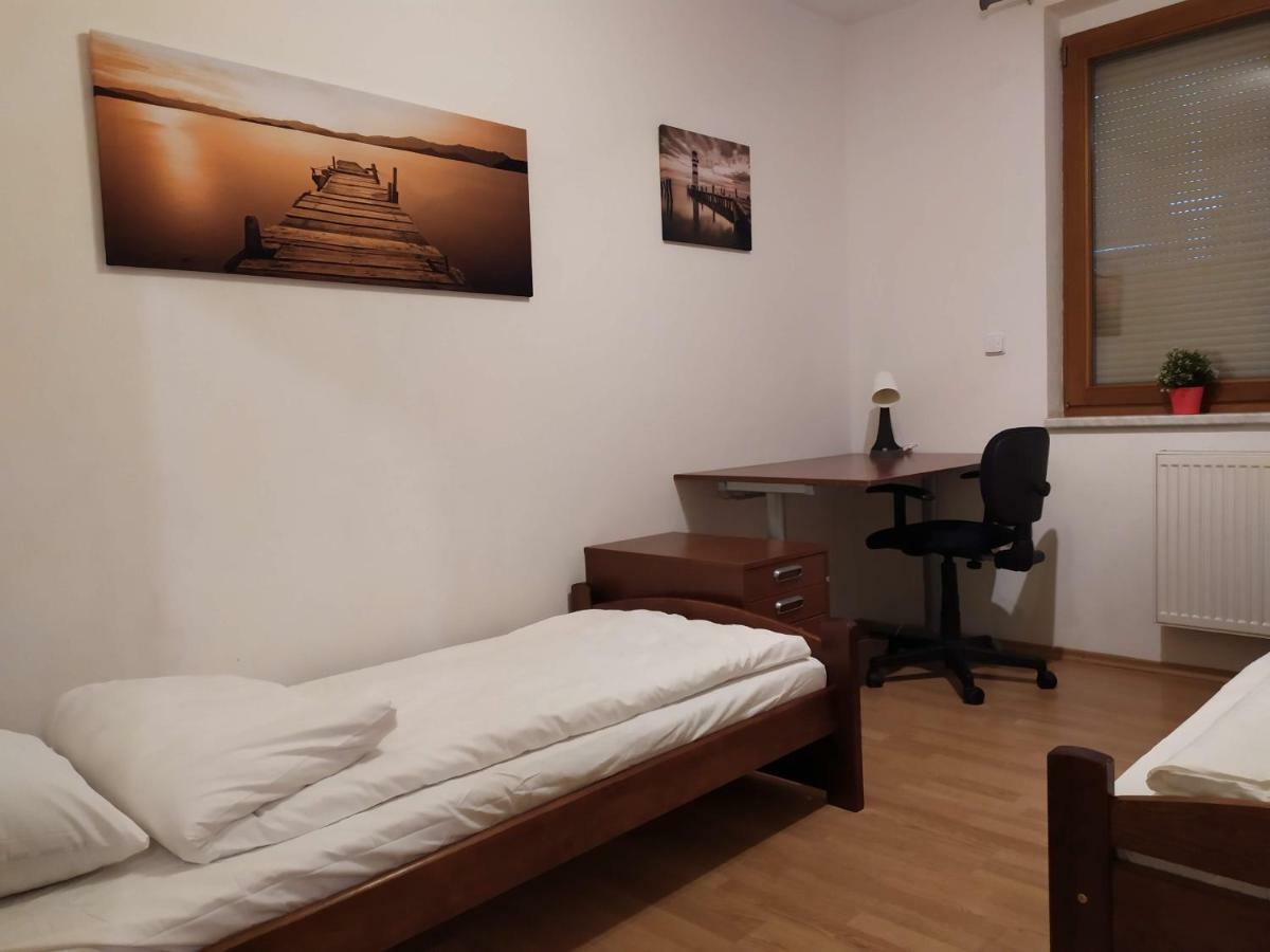 Kate & Jenny - Two-Level Apartment In The Old Town Bratislava Eksteriør bilde