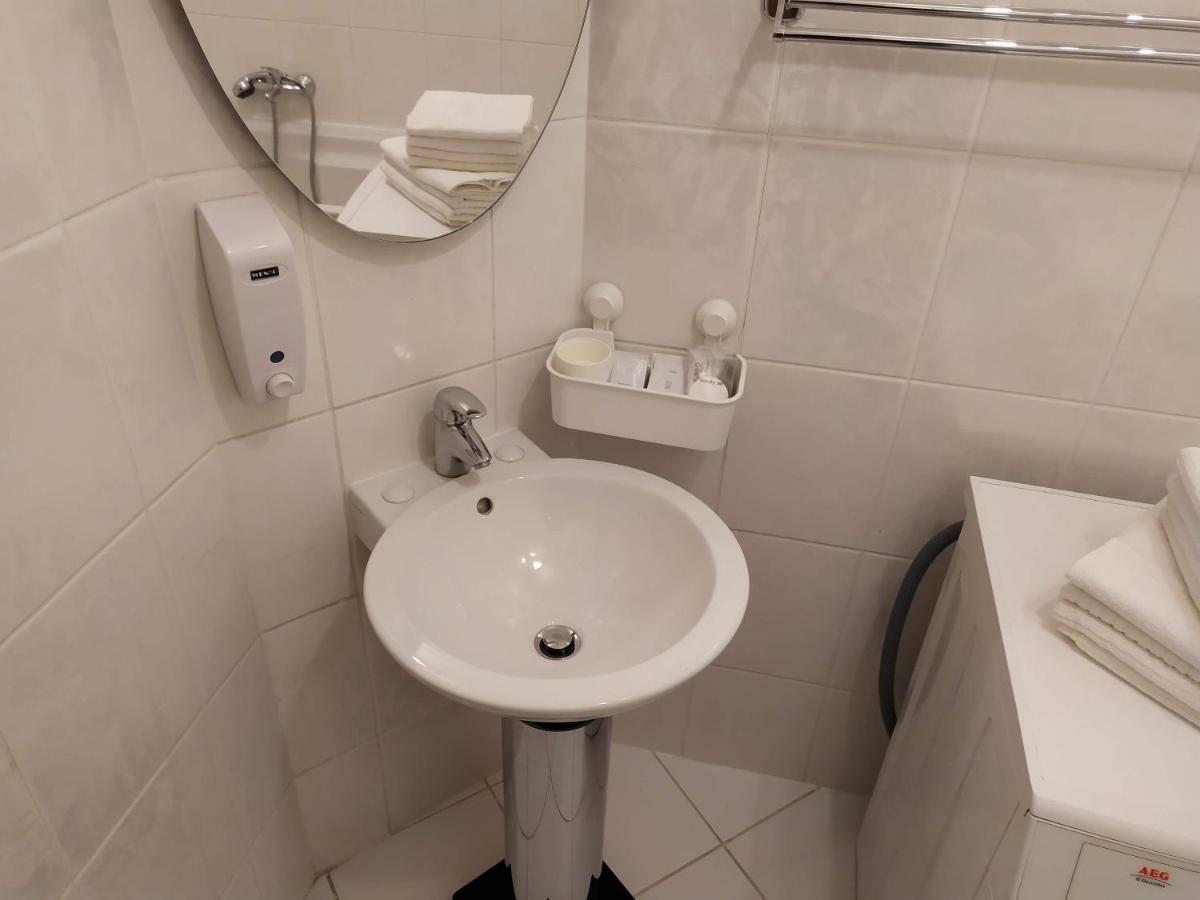 Kate & Jenny - Two-Level Apartment In The Old Town Bratislava Eksteriør bilde